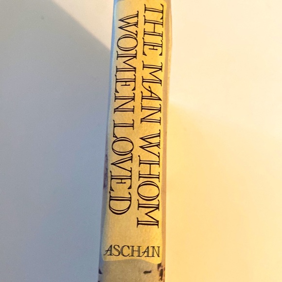 The MAN WHO WOMEN LOVED - THE LIFE OF BROR BLIXEN by ULF ASCHAN - Picture 2 of 3